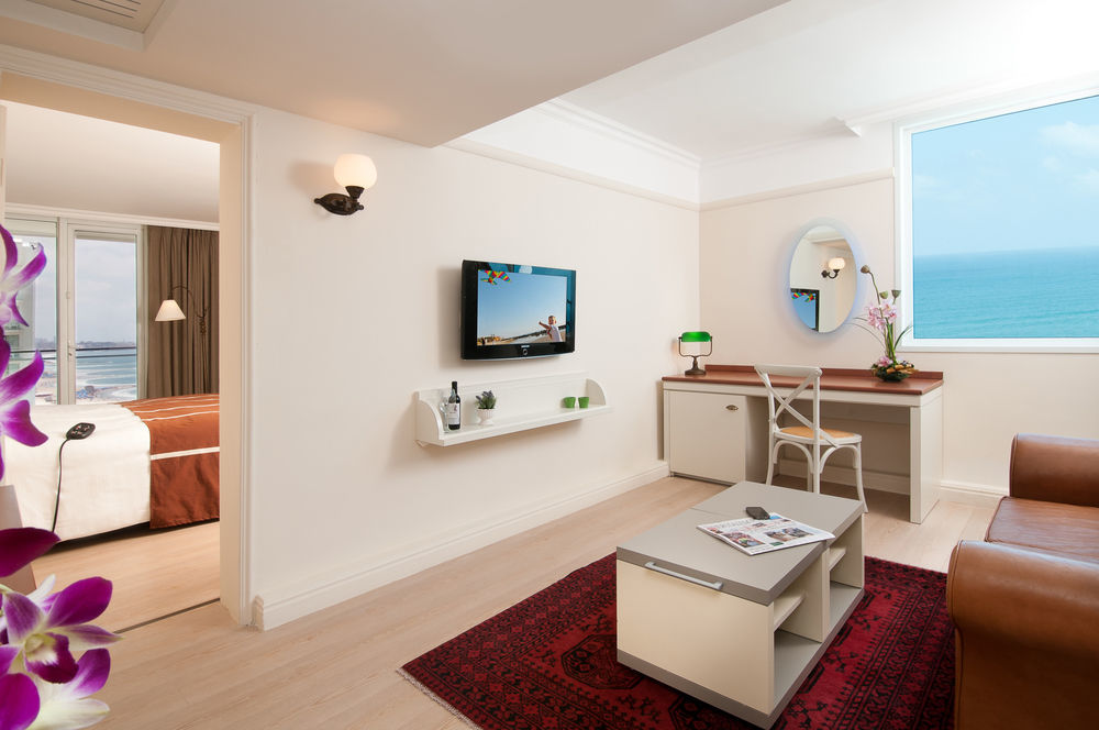 Herods By The Hotel 5*