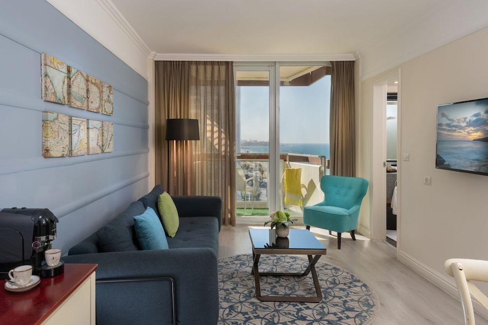 Herods By The Hotel Tel Aviv
