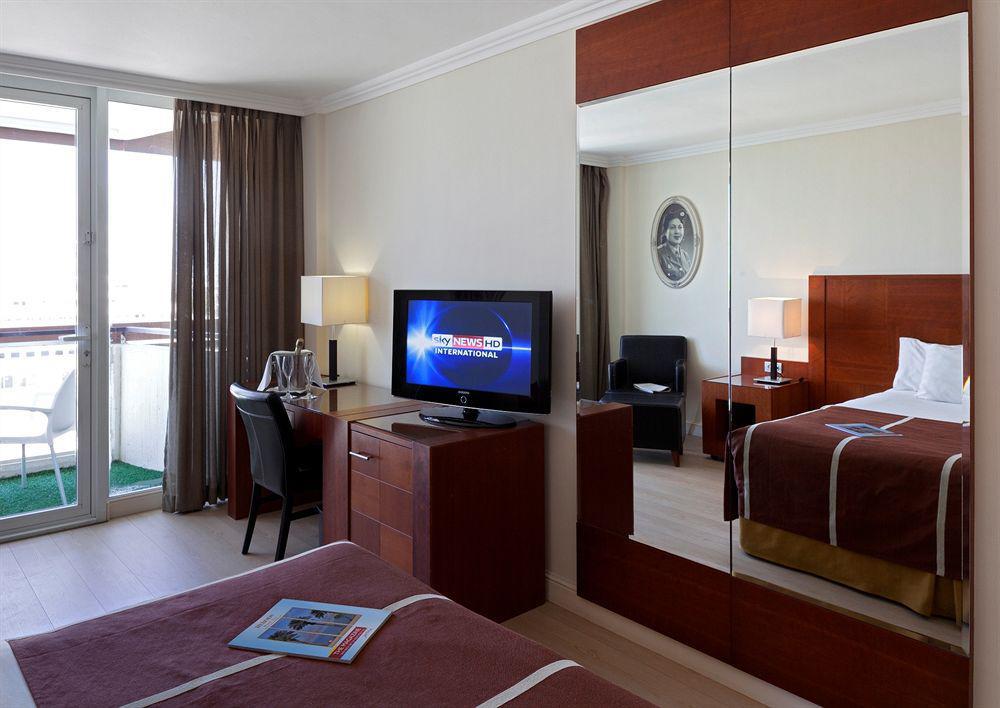 Herods By The Hotel 5*